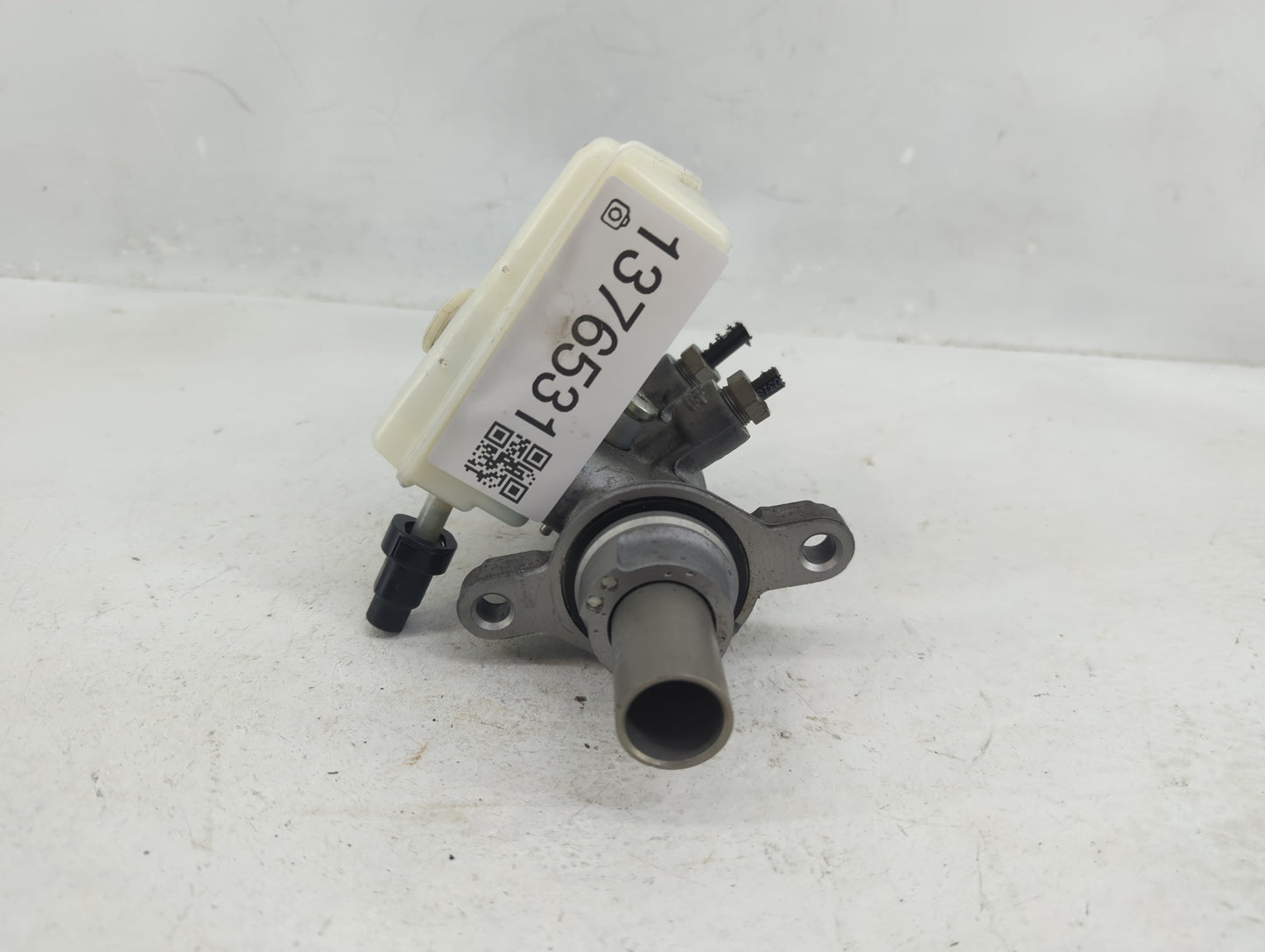 2014-2018 Ford Transit Connect Brake Master Cylinder 1376531 - Oemusedautoparts1.com