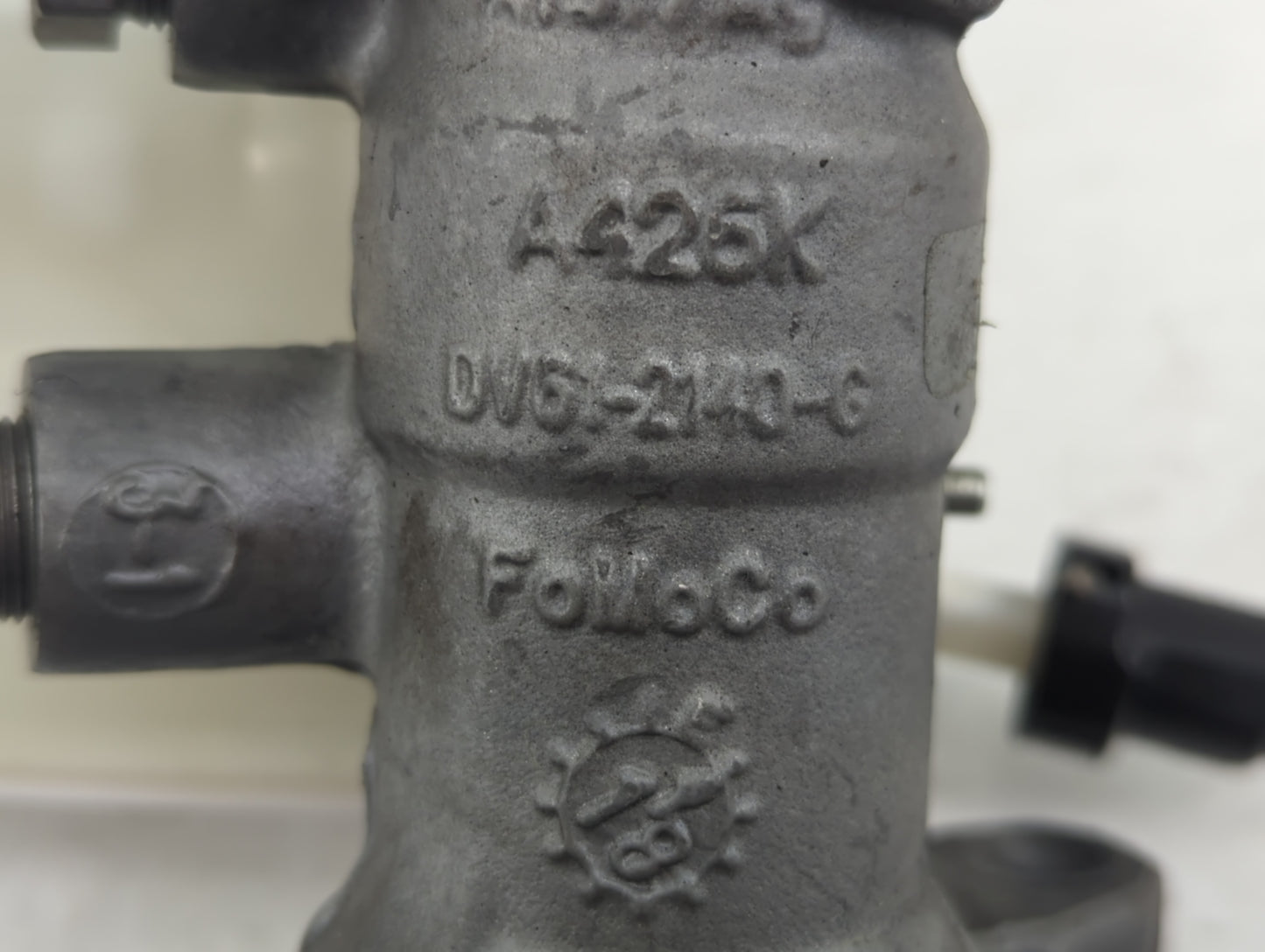 2014-2018 Ford Transit Connect Brake Master Cylinder 1376531 - Oemusedautoparts1.com