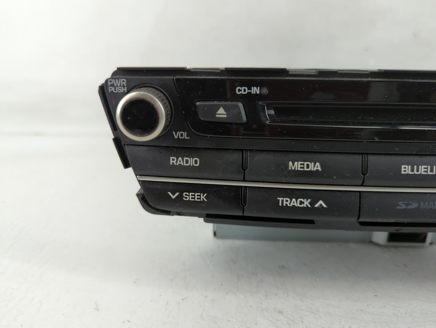 2017 Genesis G80 Radio AM FM Cd Player Receiver Replacement P/N:96560-B1EC04X Fits OEM Used Auto Parts - Oemusedautoparts1.c