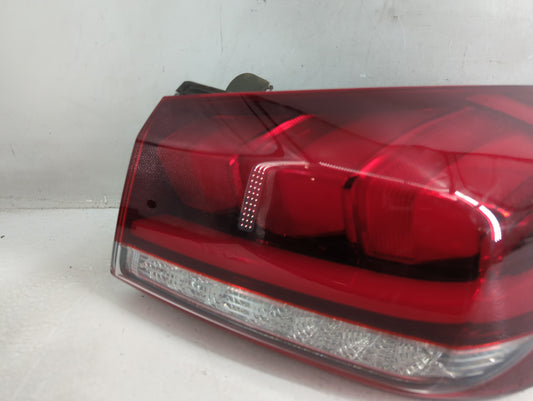 2017 Genesis G80 Tail Light Assembly Passenger Right OEM P/N:92402-B1 Fits Fits 2015 2016 OEM Used Auto Parts
