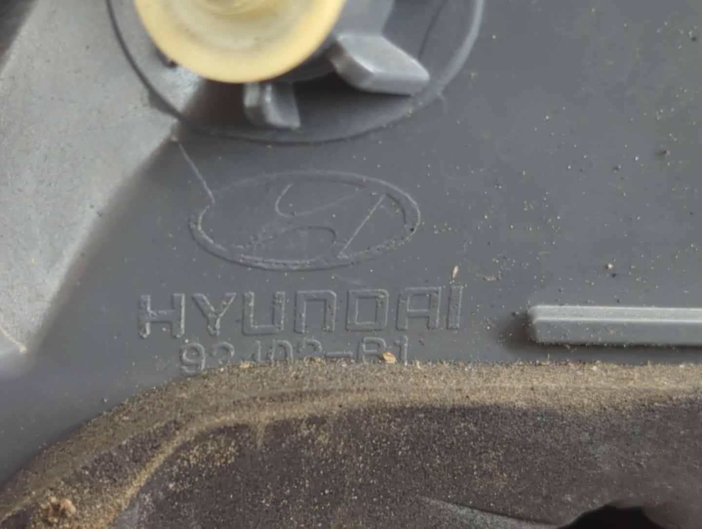 2017 Genesis G80 Tail Light Assembly Passenger Right OEM P/N:92402-B1 Fits Fits 2015 2016 OEM Used Auto Parts - Oemusedautop