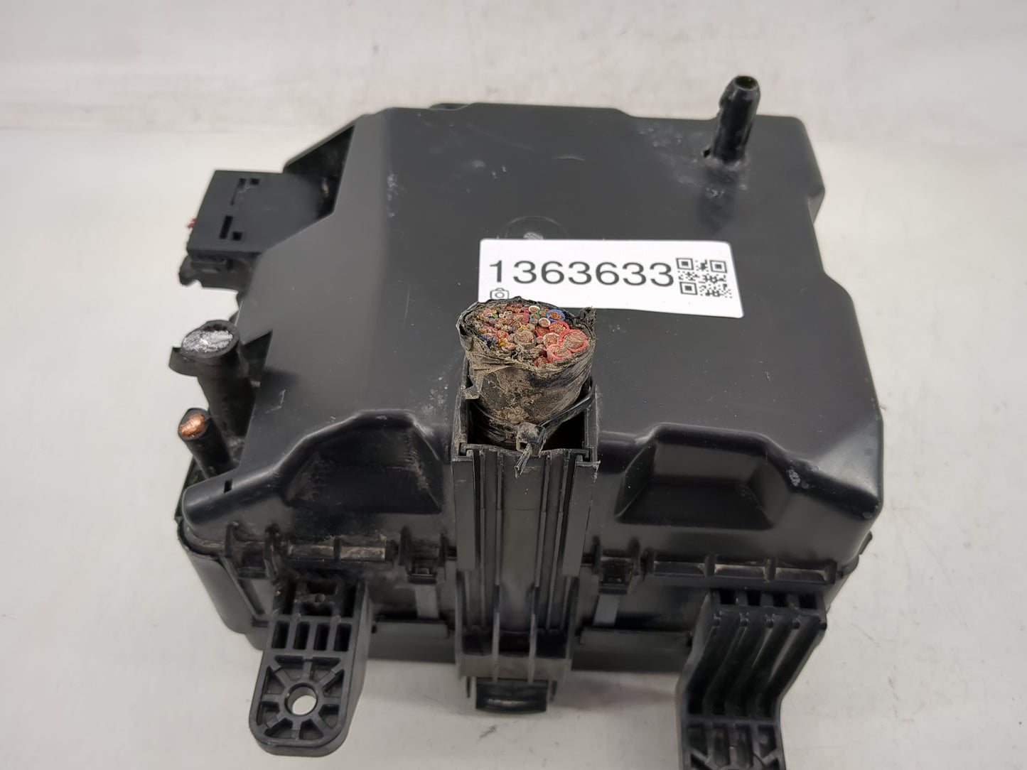 2017 Genesis G80 Fusebox Fuse Box Panel Relay Module P/N:91204-B1835 Fits Fits 2016 OEM Used Auto Parts - Oemusedautoparts1.