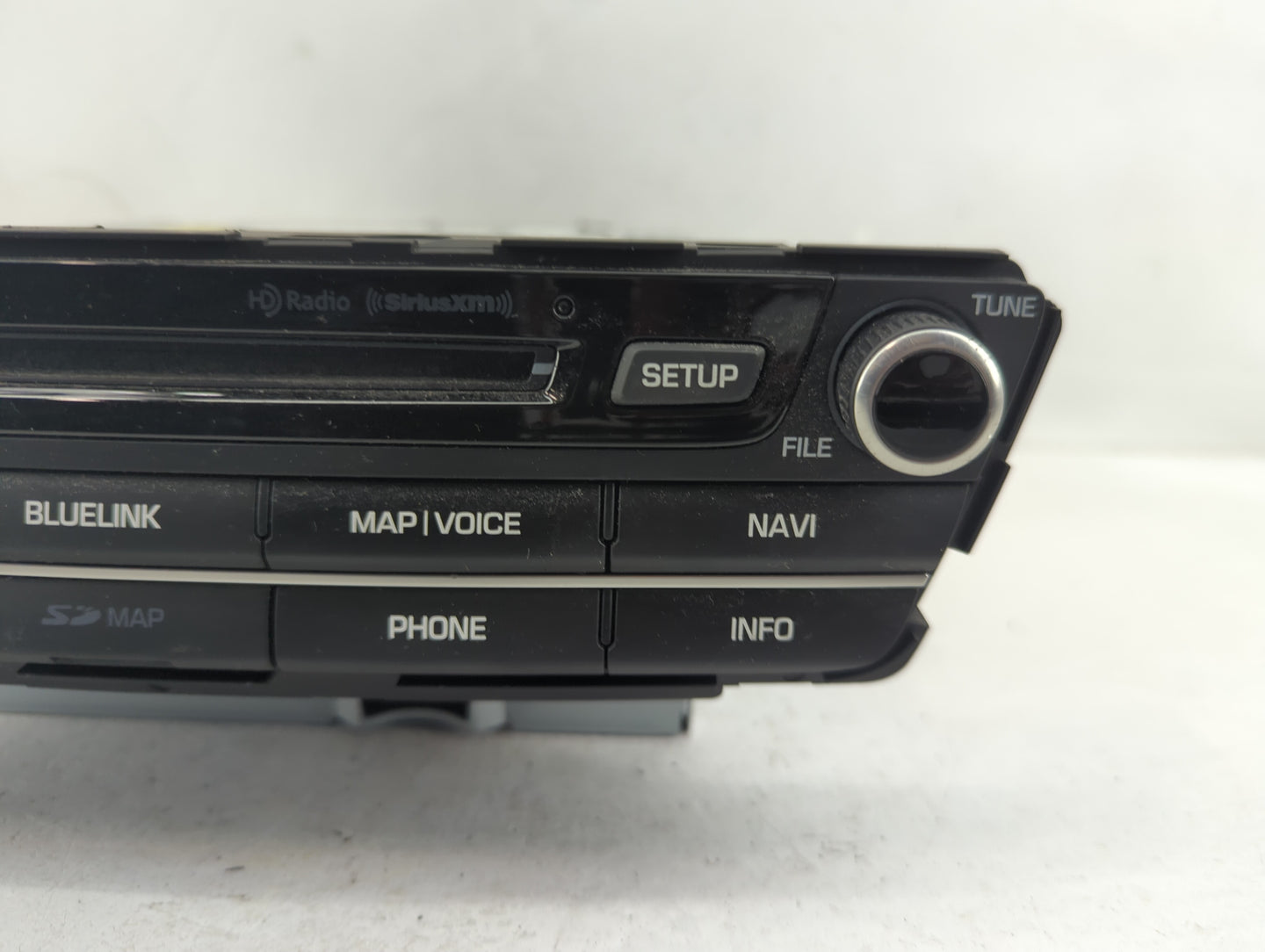 2017 Genesis G80 Radio AM FM Cd Player Receiver Replacement P/N:96560-B1EC04X Fits OEM Used Auto Parts - Oemusedautoparts1.c