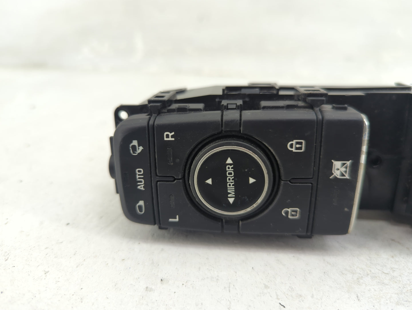 2017 Genesis G80 Master Power Window Switch Replacement Driver Side Left P/N:93570-B1012 P7F0046 Fits Fits 2015 2016 OEM Use
