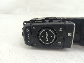 2017 Genesis G80 Master Power Window Switch Replacement Driver Side Left P/N:93570-B1012 P7F0046 Fits Fits 2015 2016 OEM Used Auto Parts
