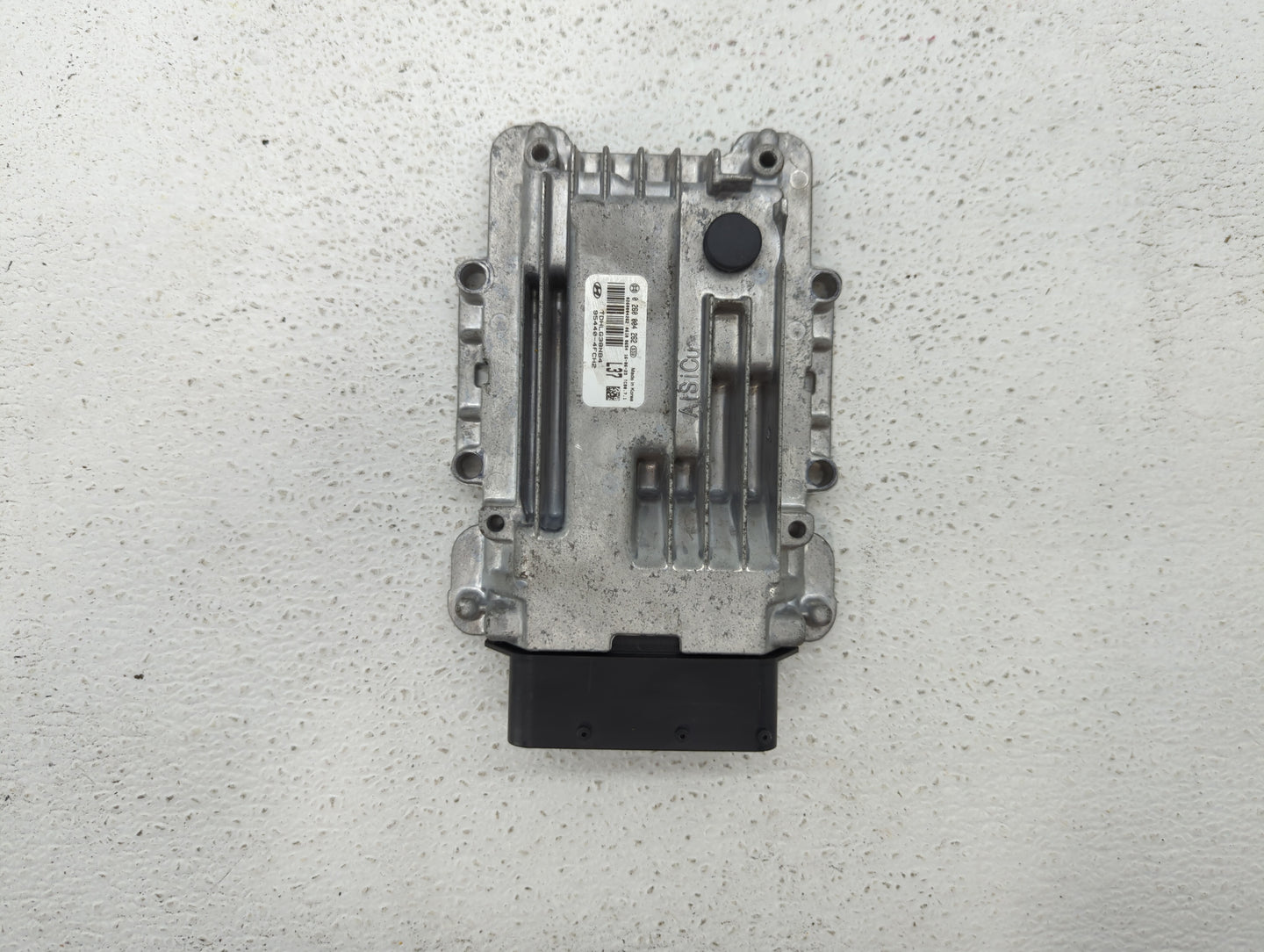 2017-2017 Genesis G80 Chassis Control Module Ccm Bcm Body Control - Oemusedautoparts1.com