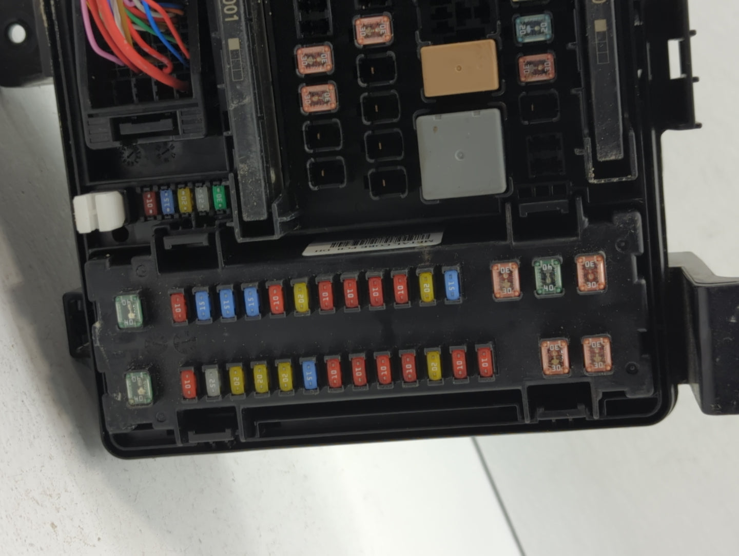 2017 Genesis G80 Fusebox Fuse Box Panel Relay Module P/N:91204-B1895 Fits Fits 2016 OEM Used Auto Parts - Oemusedautoparts1.