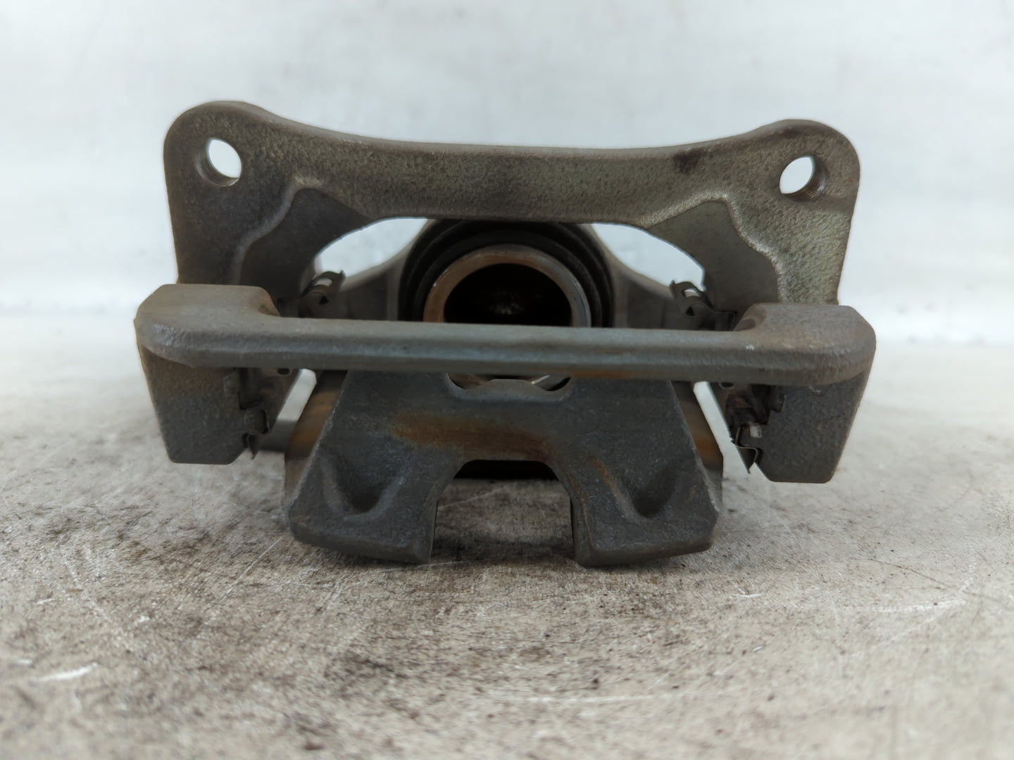 2017-2017 Genesis G80 Front Driver Left Brake Caliper - Oemusedautoparts1.com