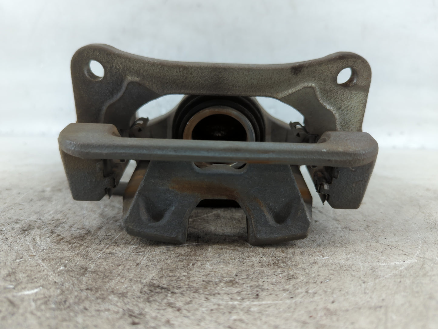 2017-2017 Genesis G80 Front Driver Left Brake Caliper - Oemusedautoparts1.com
