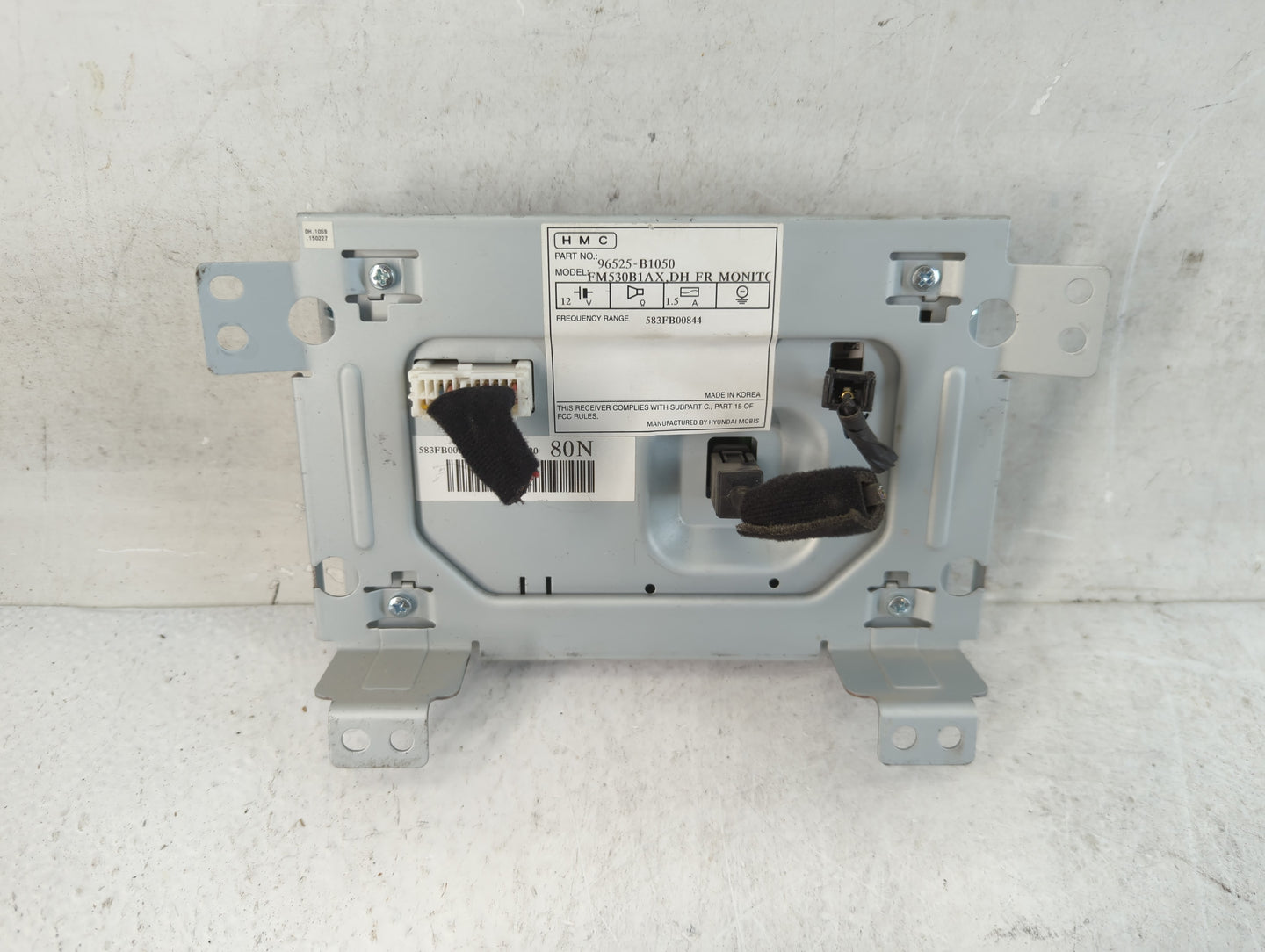 2017-2017 Genesis G80 Information Display Screen - Oemusedautoparts1.com