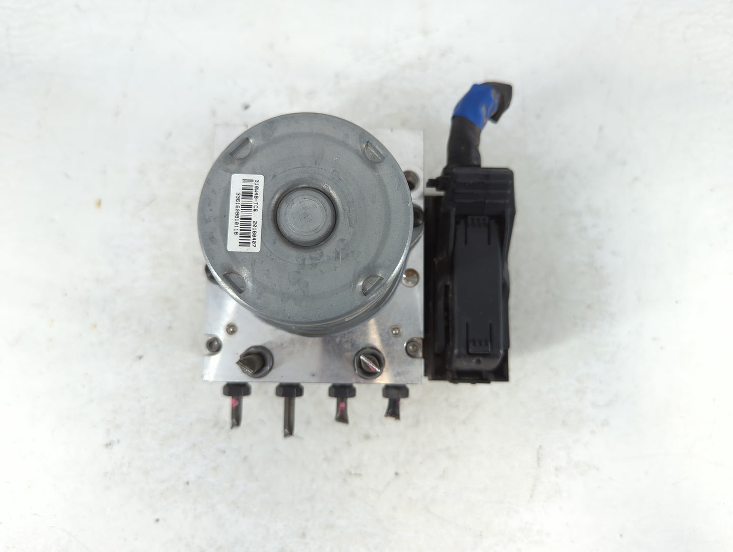 2017 Genesis G80 ABS Pump Control Module Replacement P/N:58920-B1110 Fits Fits 2015 2016 OEM Used Auto Parts - Oemusedautopa
