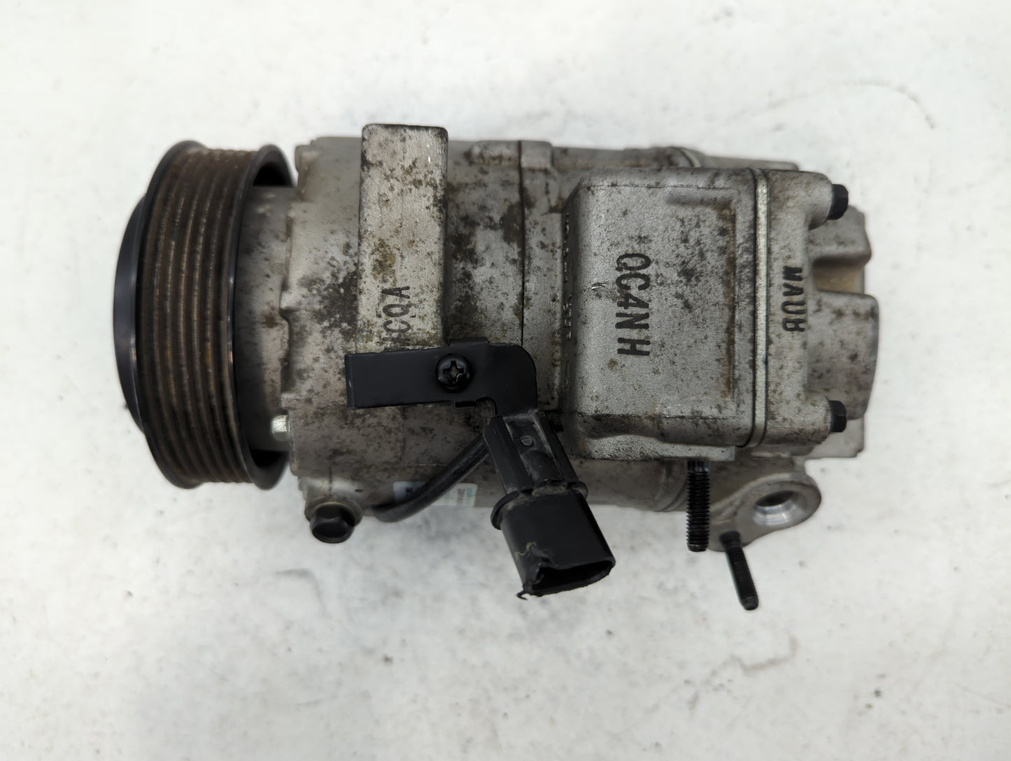 2017-2019 Genesis G90 Air Conditioning A/c Ac Compressor Oem - Oemusedautoparts1.com