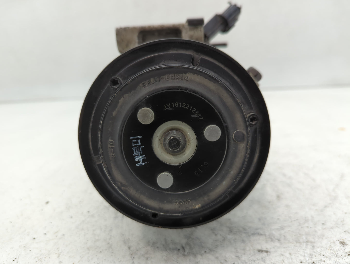 2017-2019 Genesis G90 Air Conditioning A/c Ac Compressor Oem - Oemusedautoparts1.com
