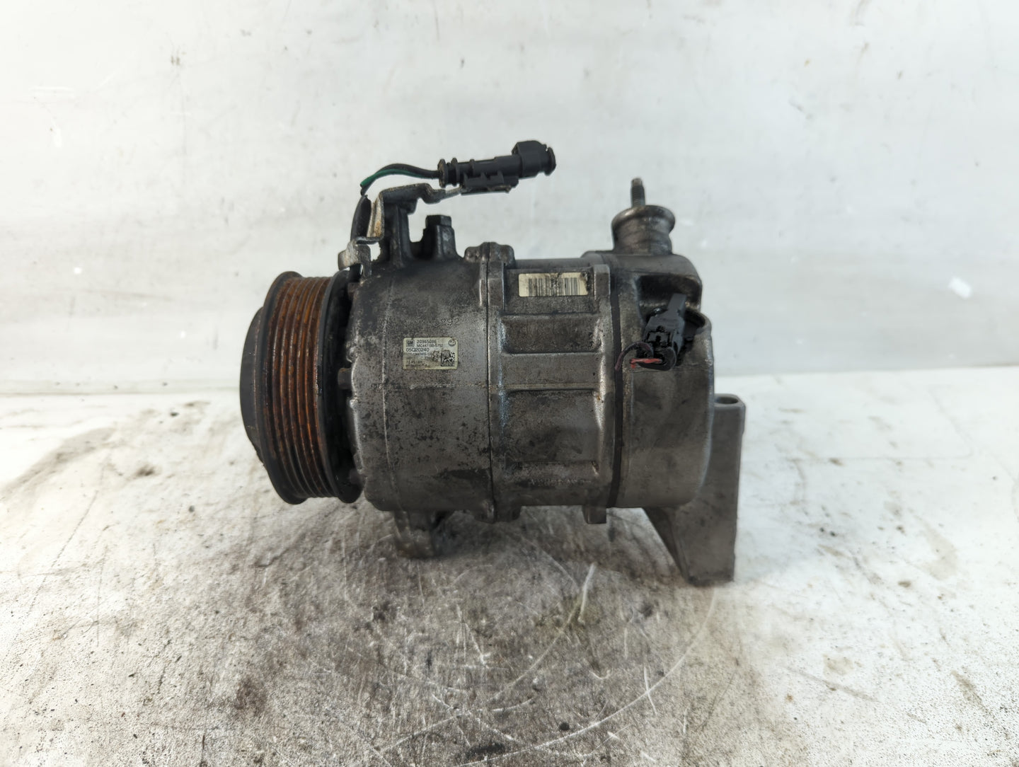 2017-2022 Gmc Acadia Air Conditioning A/c Ac Compressor Oem - Oemusedautoparts1.com
