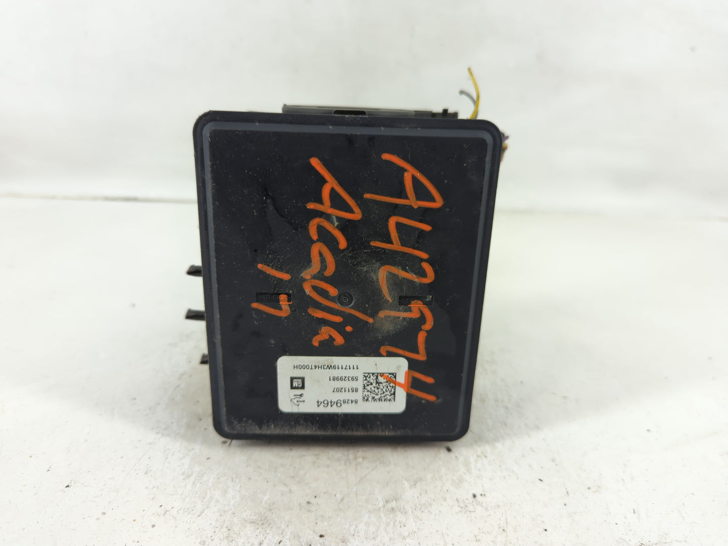 2017 Gmc Acadia ABS Pump Control Module Replacement P/N:84289464 84289458 Fits OEM Used Auto Parts - Oemusedautoparts1.com