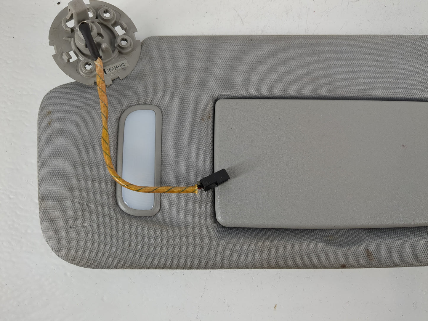 2017-2019 Gmc Acadia Sun Visor Shade Replacement Driver Left Mirror Fits Fits 2017 2018 2019 OEM Used Auto Parts - Oemusedau