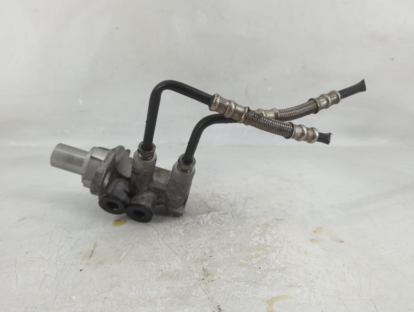 2020-2022 Gmc Acadia Brake Master Cylinder - Oemusedautoparts1.com
