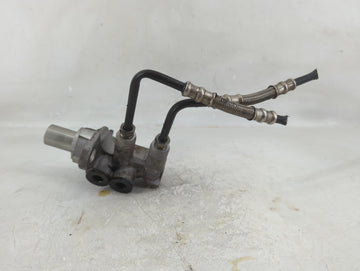 2020-2022 Gmc Acadia Brake Master Cylinder - Oemusedautoparts1.com