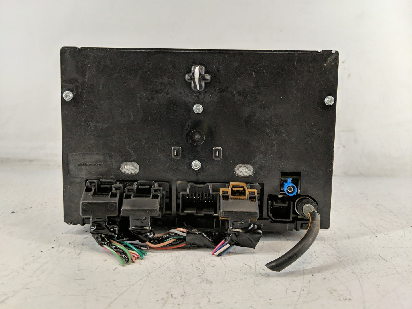 2015-2017 Gmc Acadia Radio AM FM Cd Player Receiver Replacement P/N:84082779 Fits Fits 2015 2016 2017 OEM Used Auto Parts - 