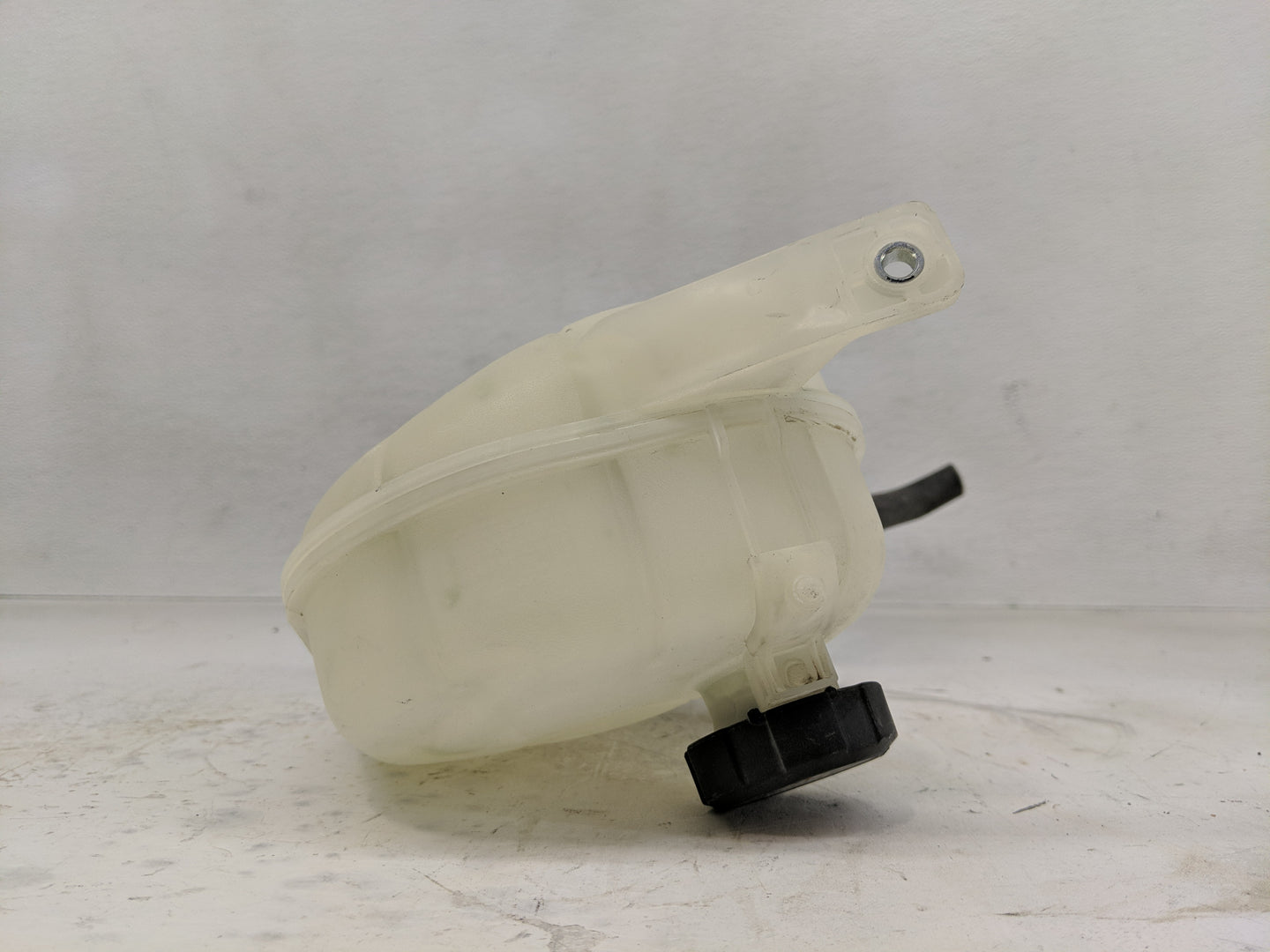 2007-2017 Gmc Acadia Radiator Coolant Overflow Expansion Tank Bottle 1241260 - Oemusedautoparts1.com