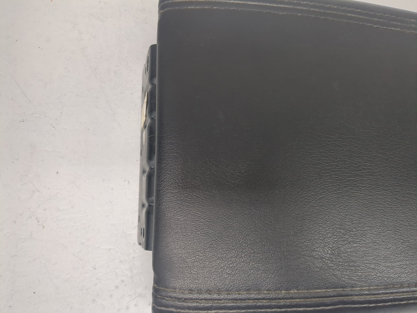 2017 Gmc Acadia Center Console Armrest Cover Lid Fits OEM Used Auto Parts - Oemusedautoparts1.com