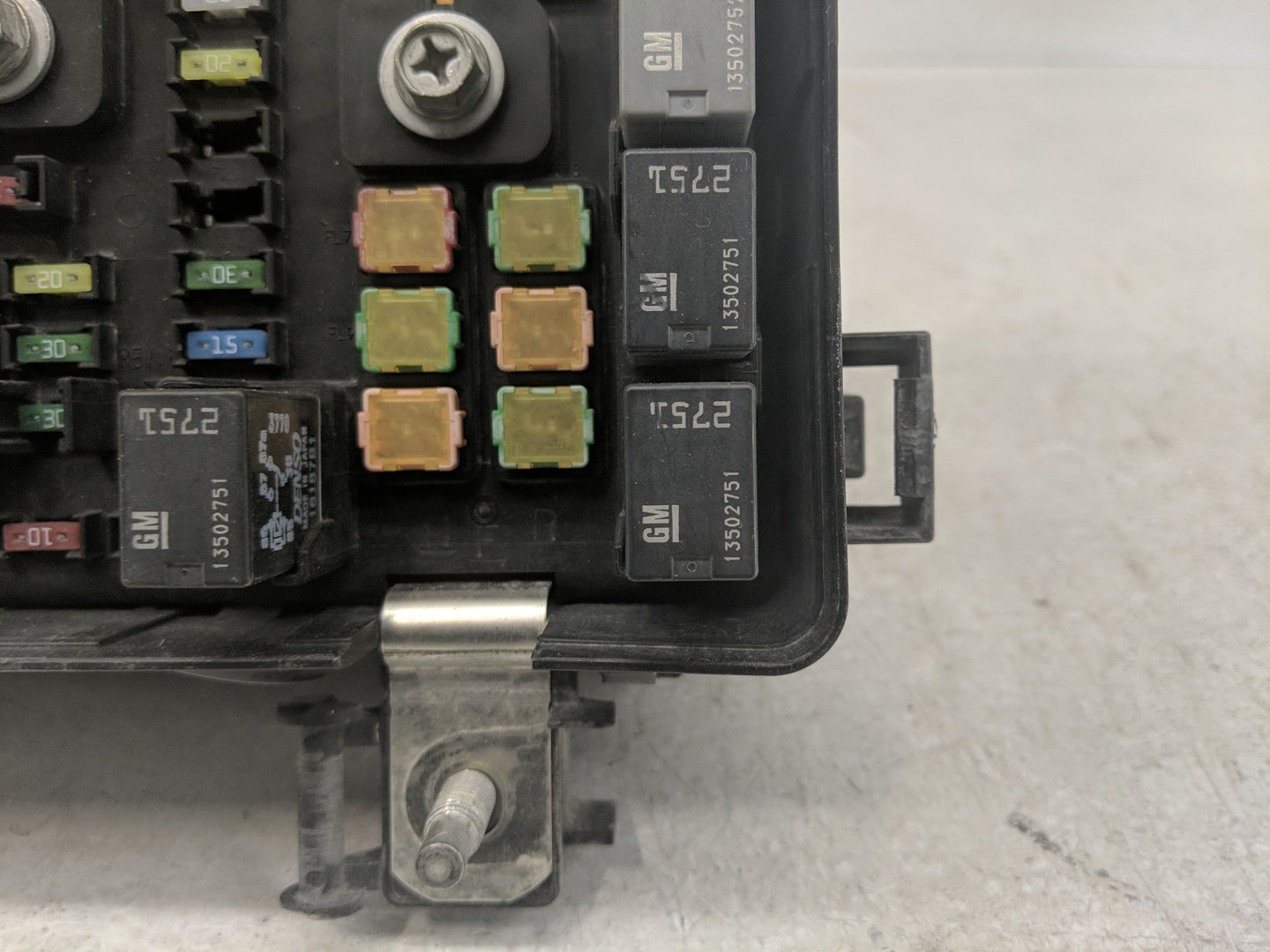 2017 Gmc Acadia Fusebox Fuse Box Panel Relay Module P/N:23436803 Fits OEM Used Auto Parts - Oemusedautoparts1.com