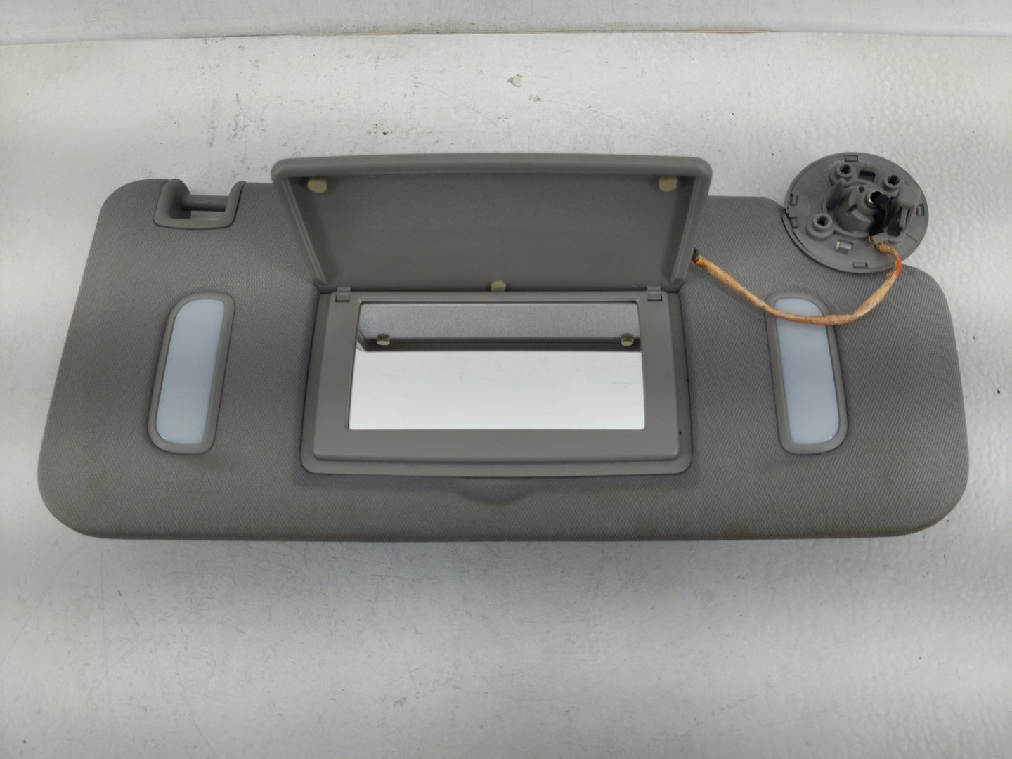 2017-2019 Gmc Acadia Sun Visor Shade Replacement Driver Left Mirror Fits Fits 2017 2018 2019 OEM Used Auto Parts - Oemusedau