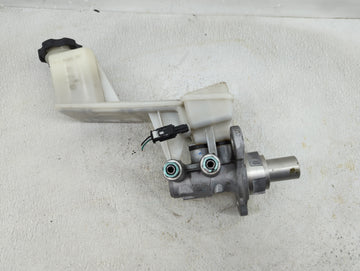2020-2022 Gmc Acadia Brake Master Cylinder - Oemusedautoparts1.com
