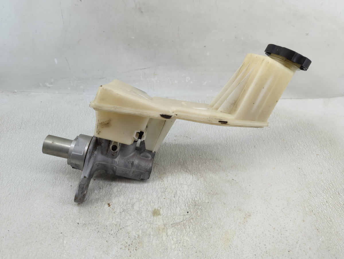 2020-2022 Gmc Acadia Brake Master Cylinder 1276470 - Oemusedautoparts1.com