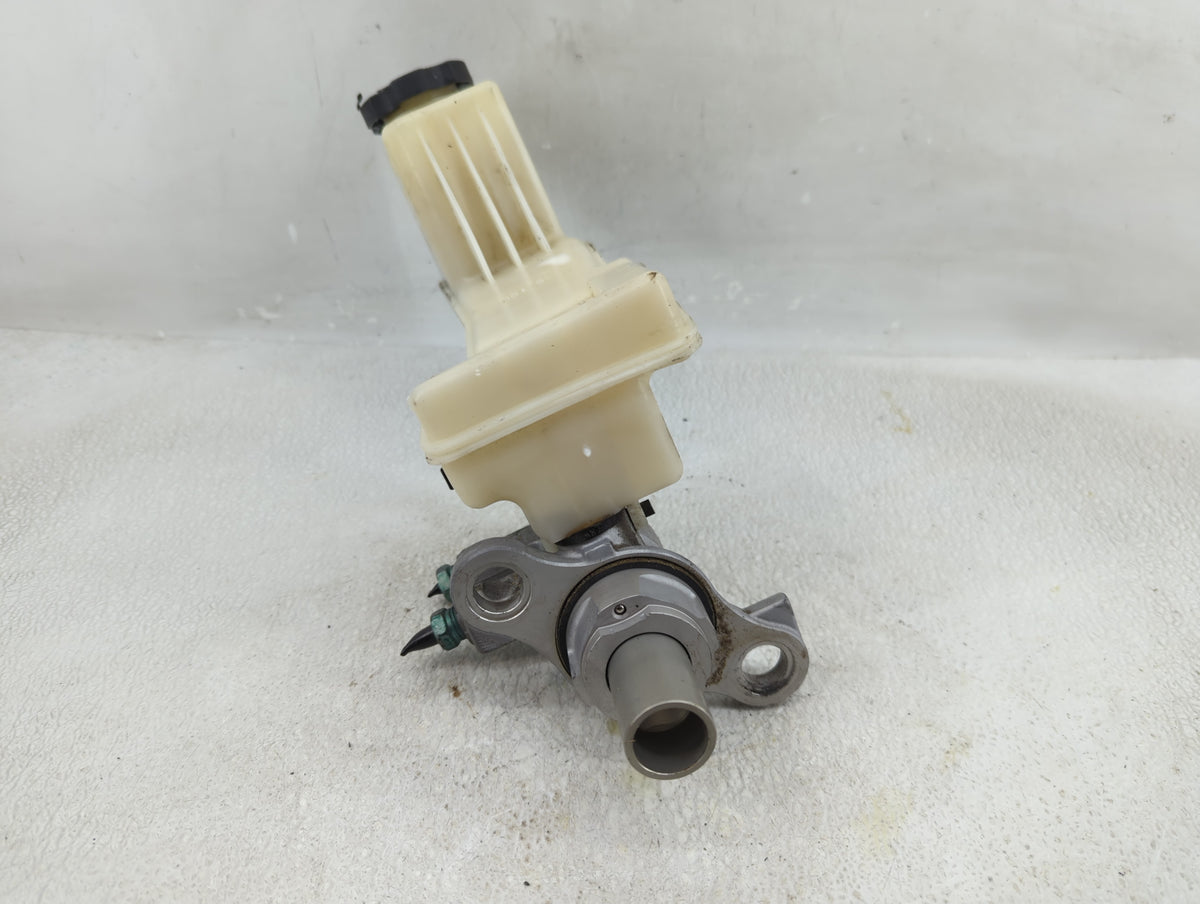 2020-2022 Gmc Acadia Brake Master Cylinder 1276470 - Oemusedautoparts1.com