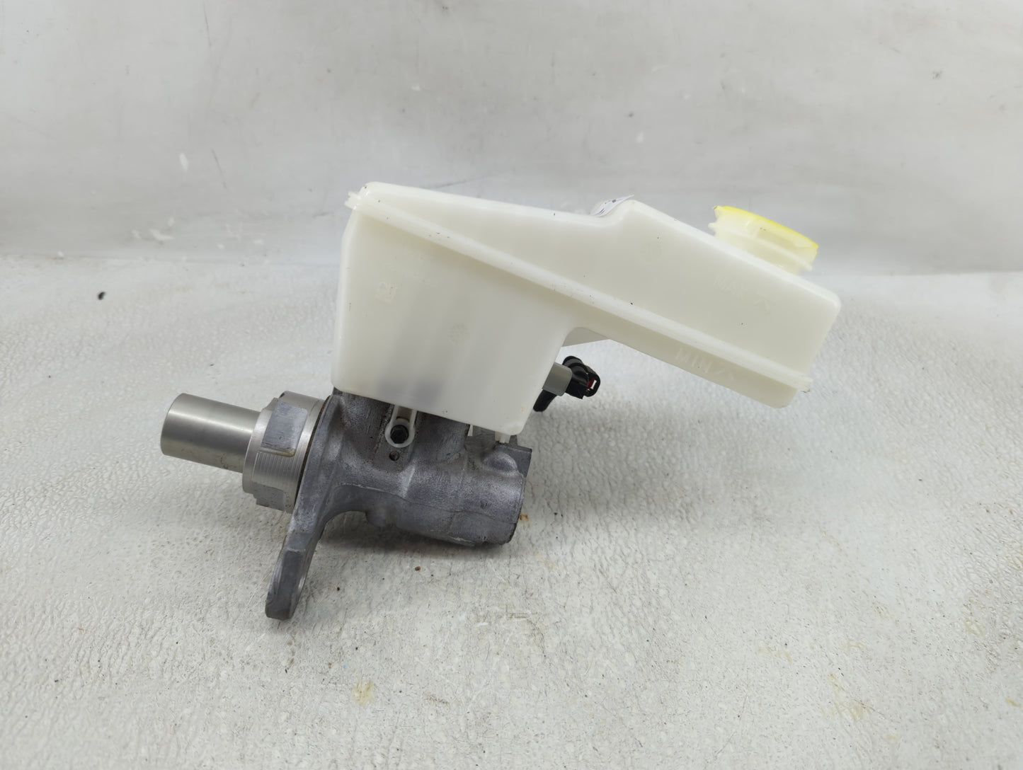 2020-2022 Gmc Acadia Brake Master Cylinder - Oemusedautoparts1.com