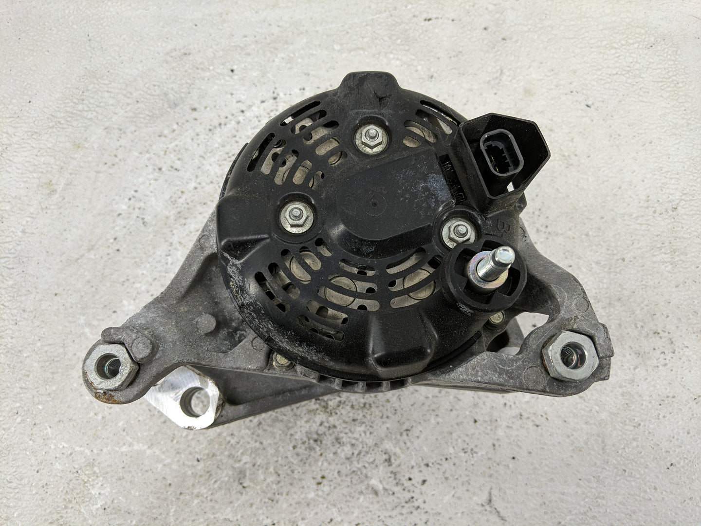 2017-2022 Gmc Acadia Alternator Replacement Generator Charging Assembly Engine OEM P/N:13520809 13507126 Fits OEM Used Auto 