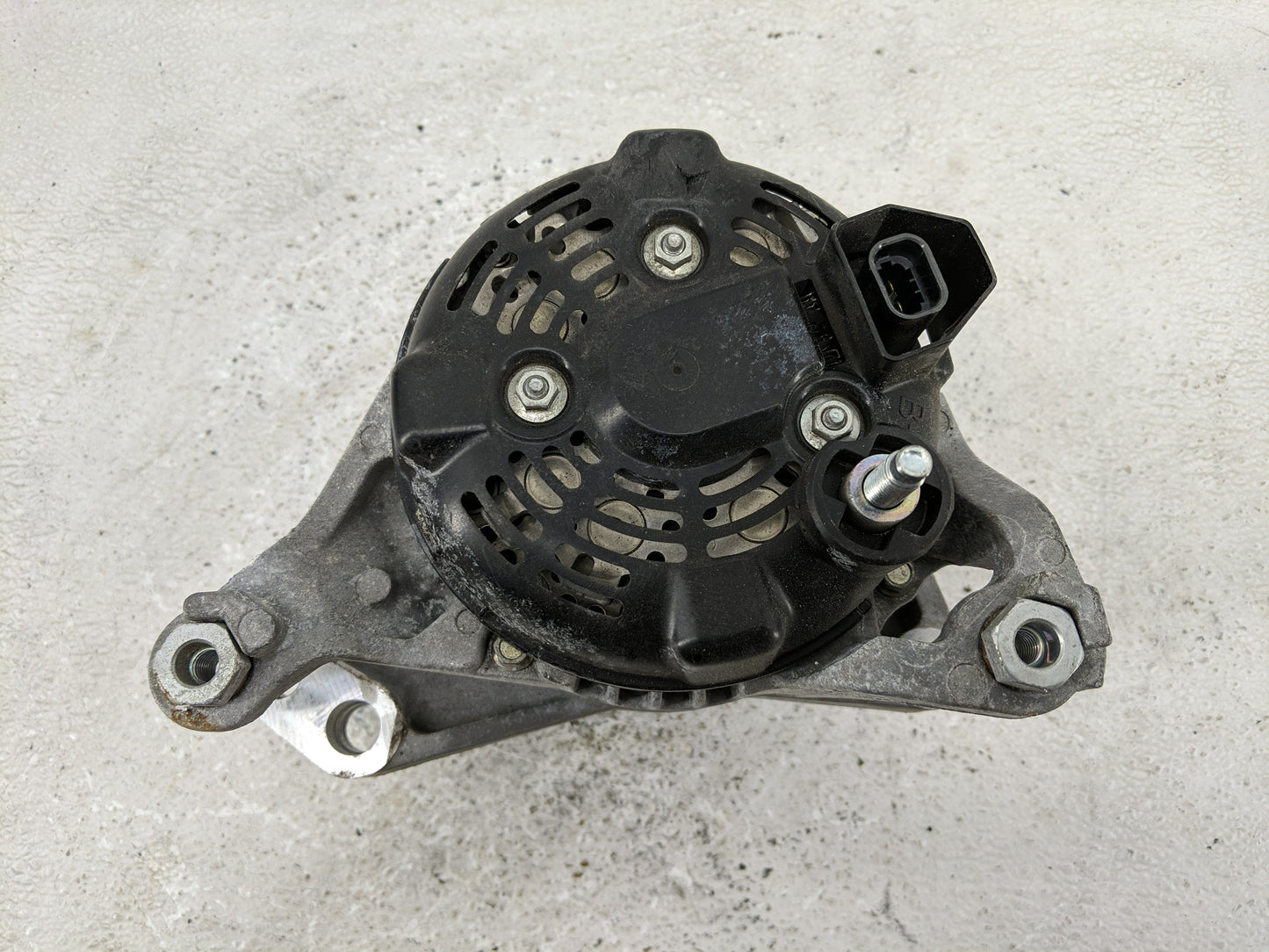 2017-2022 Gmc Acadia Alternator Replacement Generator Charging Assembly Engine OEM P/N:13520809 13507126 Fits OEM Used Auto 