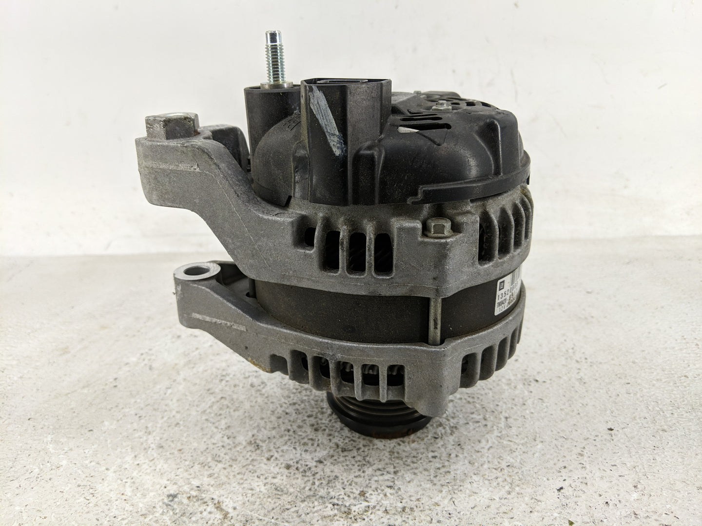 2017-2022 Gmc Acadia Alternator Replacement Generator Charging Assembly Engine OEM P/N:13520809 13507126 Fits OEM Used Auto 