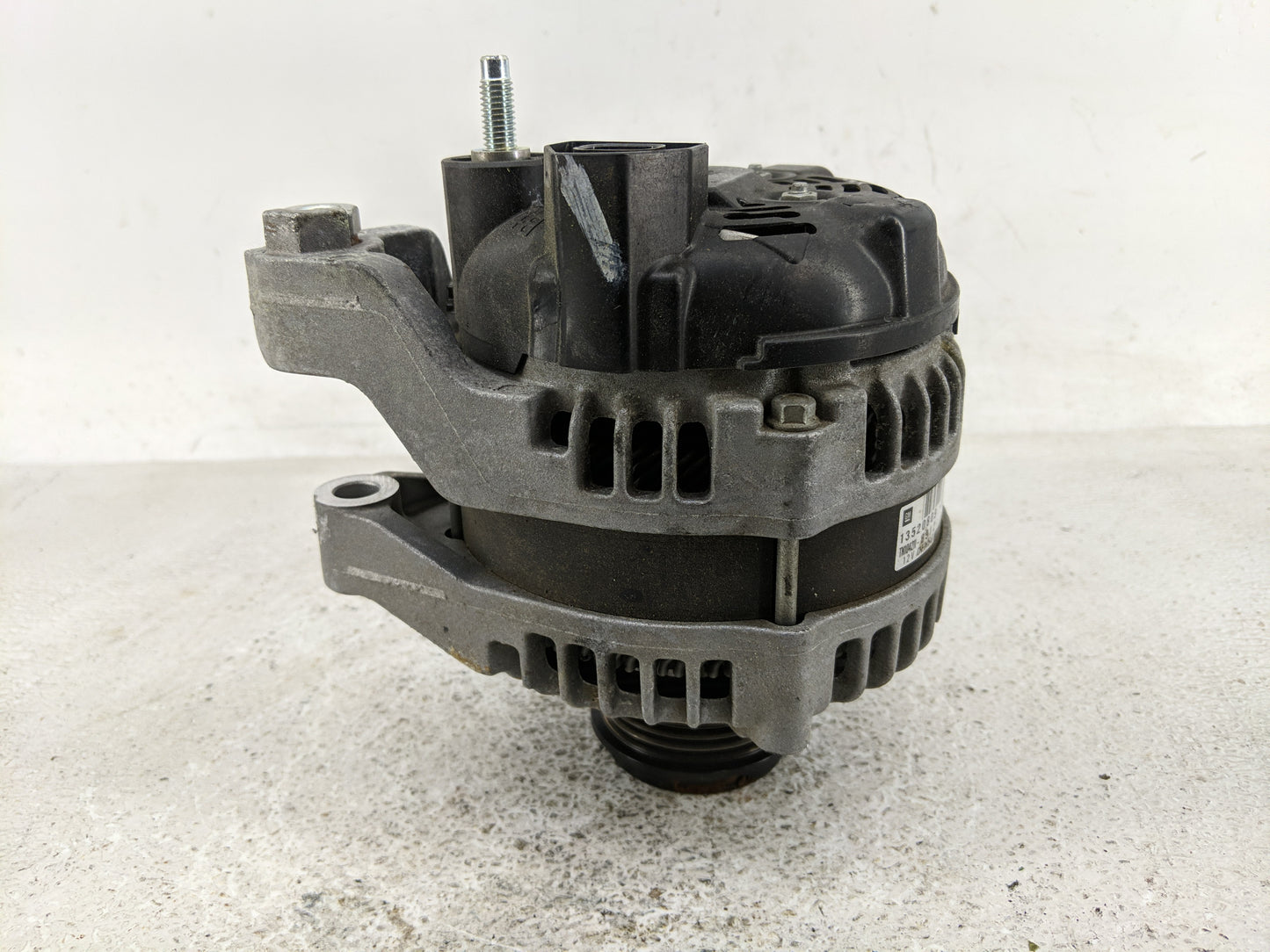 2017-2022 Gmc Acadia Alternator Replacement Generator Charging Assembly Engine OEM P/N:13520809 13507126 Fits OEM Used Auto 