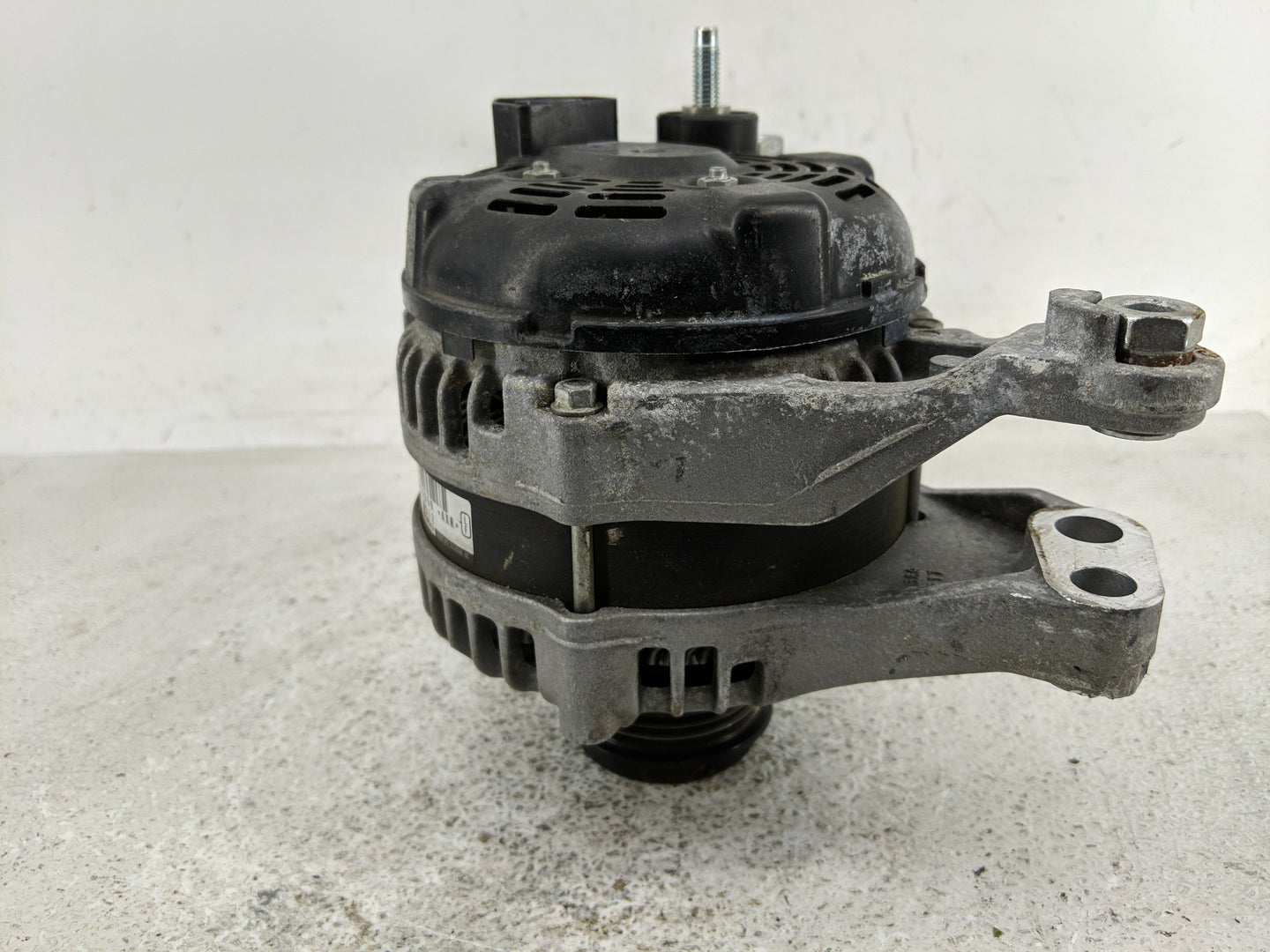 2017-2022 Gmc Acadia Alternator Replacement Generator Charging Assembly Engine OEM P/N:13520809 13507126 Fits OEM Used Auto 
