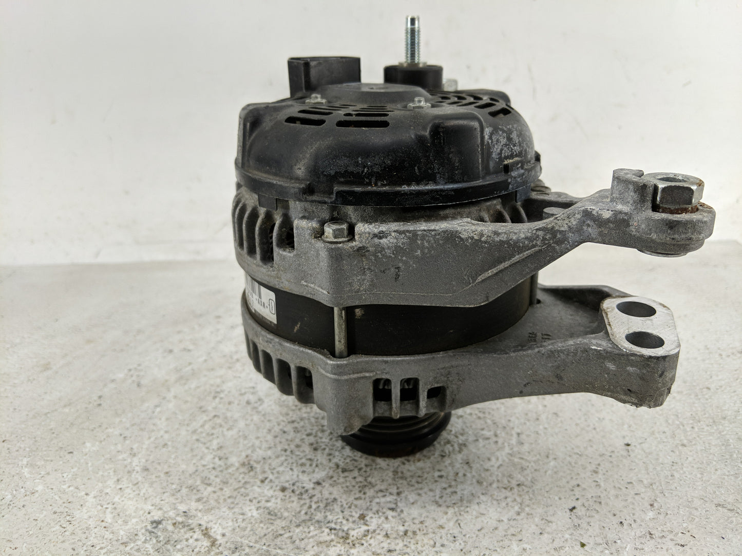 2017-2022 Gmc Acadia Alternator Replacement Generator Charging Assembly Engine OEM P/N:13520809 13507126 Fits OEM Used Auto 