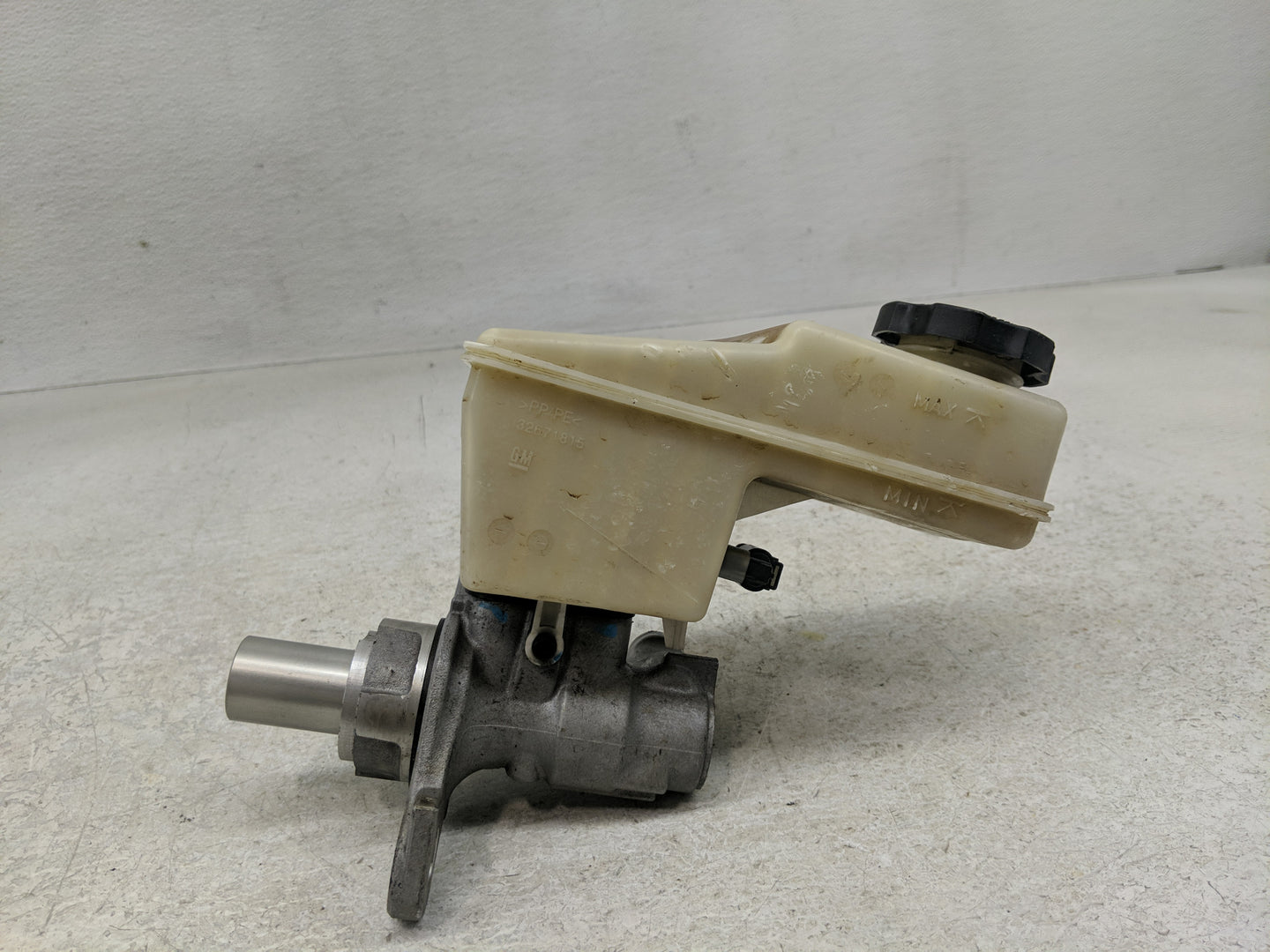 2020-2022 Gmc Acadia Brake Master Cylinder - Oemusedautoparts1.com