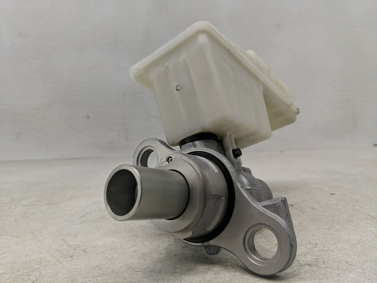 2009-2017 Gmc Acadia Brake Master Cylinder 1311266 - Oemusedautoparts1.com