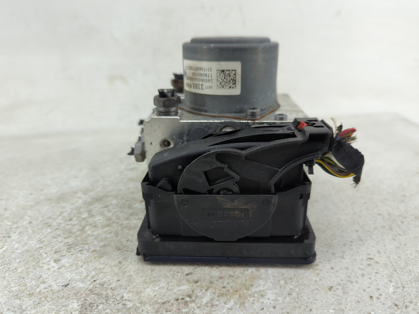 2017 Gmc Acadia ABS Pump Control Module Replacement P/N:178080156 84173388 Fits OEM Used Auto Parts - Oemusedautoparts1.com
