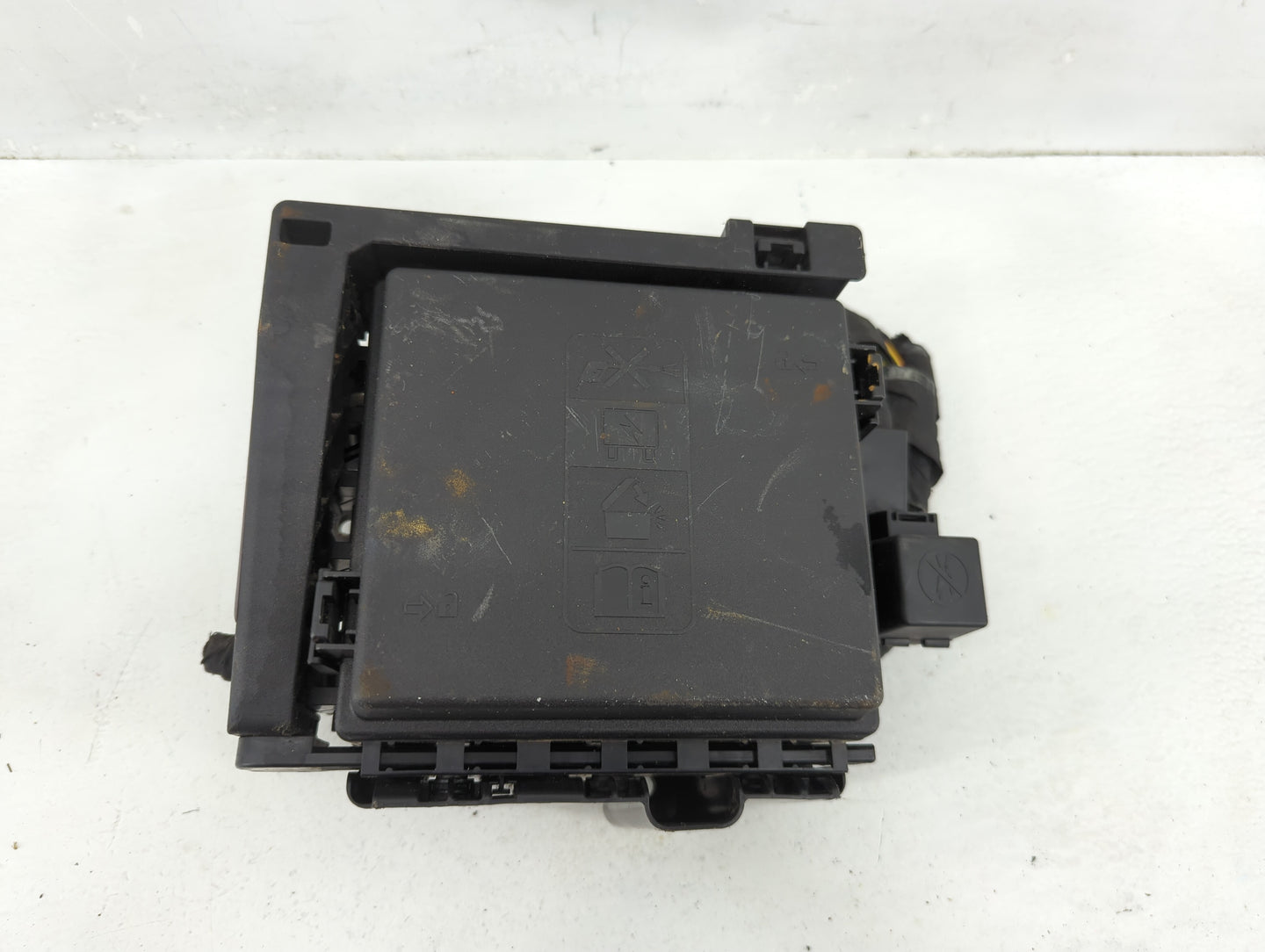 2017 Gmc Acadia Fusebox Fuse Box Panel Relay Module P/N:7171-4521-30 Fits OEM Used Auto Parts - Oemusedautoparts1.com