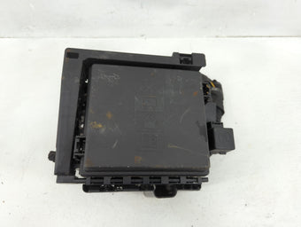 compare product 2017 Gmc Acadia Fusebox Fuse Box Panel Relay Module P/N:7171-4521-30 Fits OEM Used Auto Parts