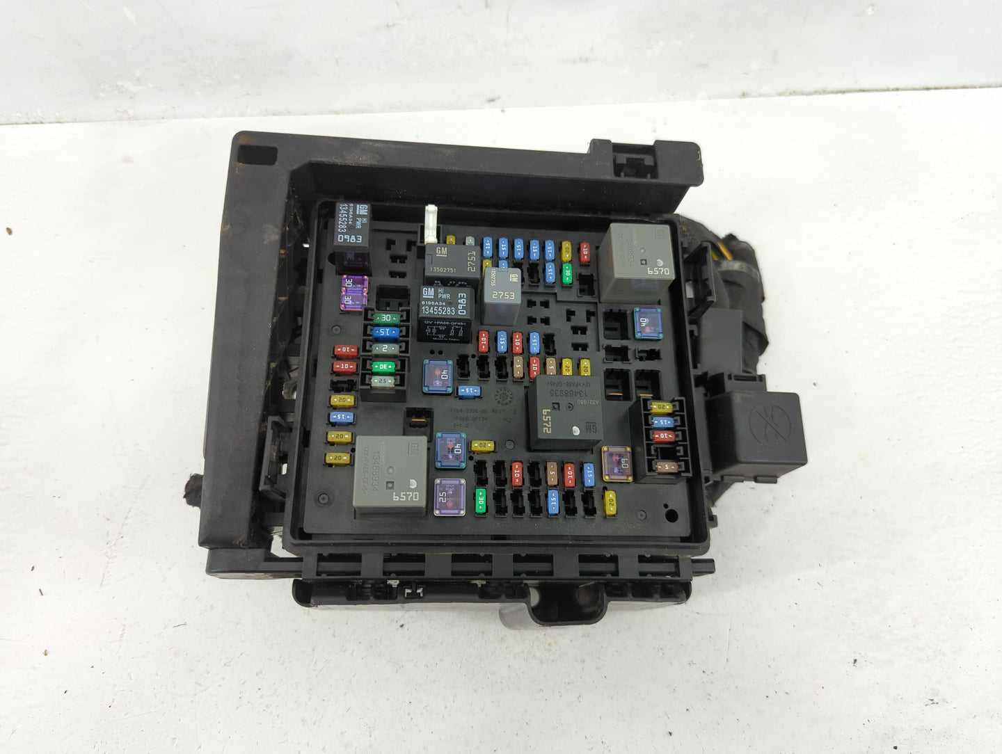 2017 Gmc Acadia Fusebox Fuse Box Panel Relay Module P/N:7171-4521-30 Fits OEM Used Auto Parts - Oemusedautoparts1.com