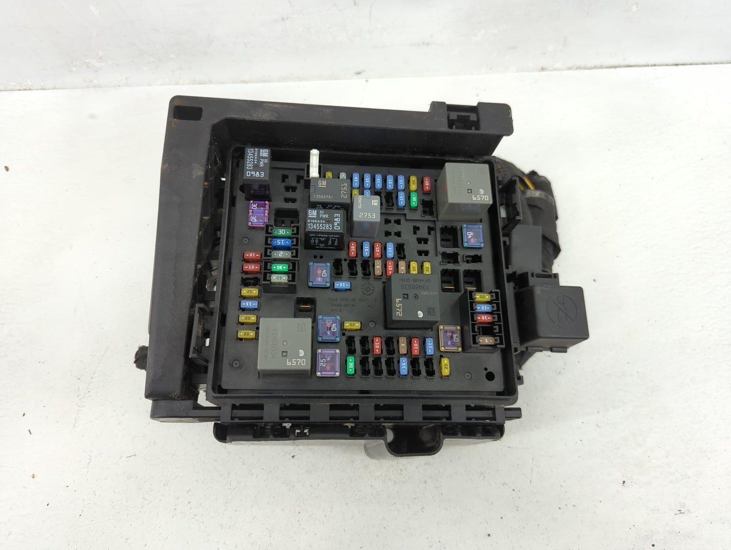 2017 Gmc Acadia Fusebox Fuse Box Panel Relay Module P/N:7171-4521-30 Fits OEM Used Auto Parts - Oemusedautoparts1.com
