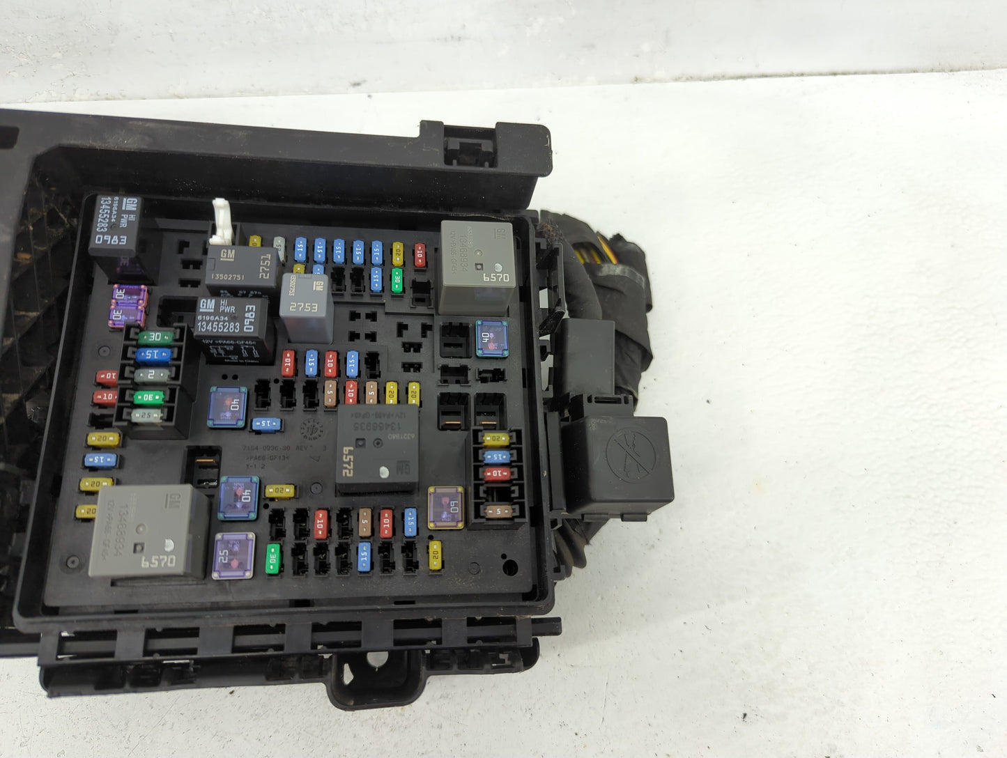 2017 Gmc Acadia Fusebox Fuse Box Panel Relay Module P/N:7171-4521-30 Fits OEM Used Auto Parts - Oemusedautoparts1.com