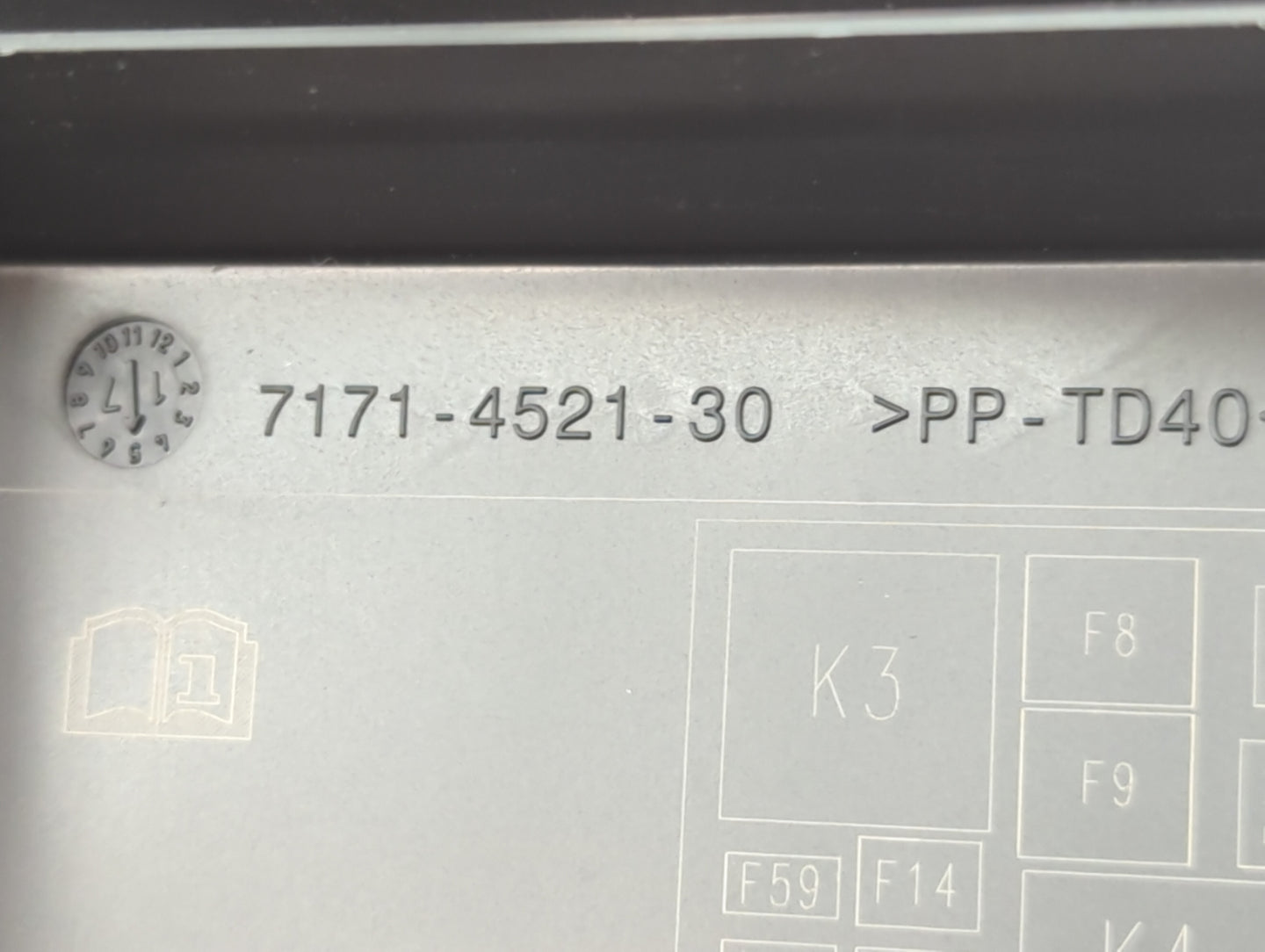 2017 Gmc Acadia Fusebox Fuse Box Panel Relay Module P/N:7171-4521-30 Fits OEM Used Auto Parts - Oemusedautoparts1.com