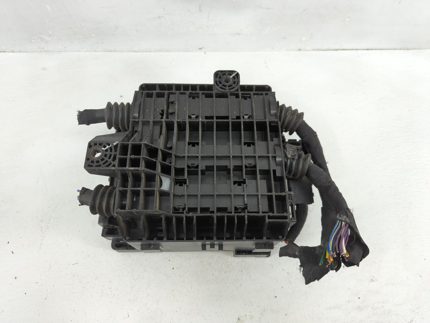 2017 Gmc Acadia Fusebox Fuse Box Panel Relay Module P/N:7171-4521-30 Fits OEM Used Auto Parts - Oemusedautoparts1.com