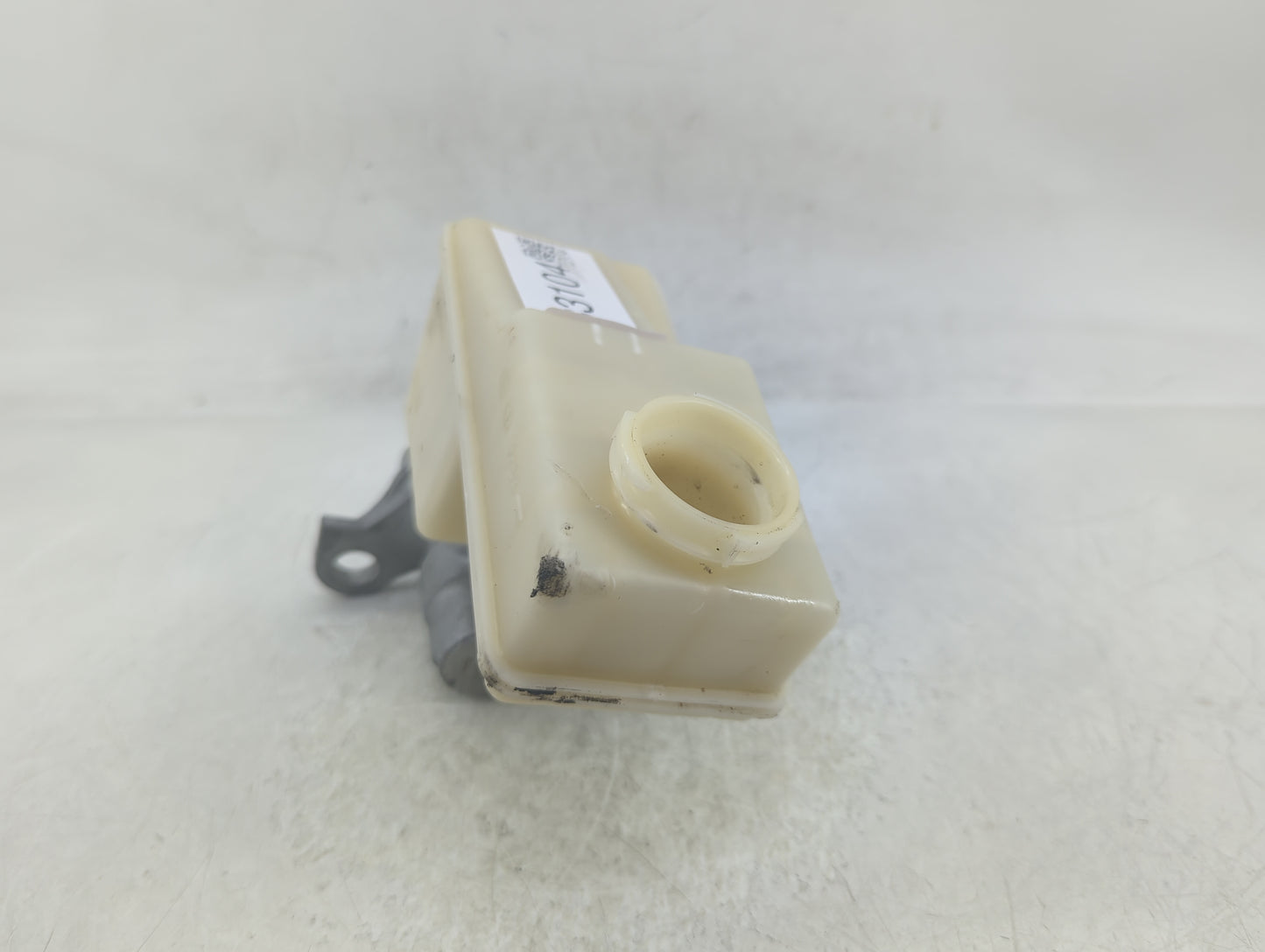 2017-2019 Gmc Acadia Brake Master Cylinder - Oemusedautoparts1.com