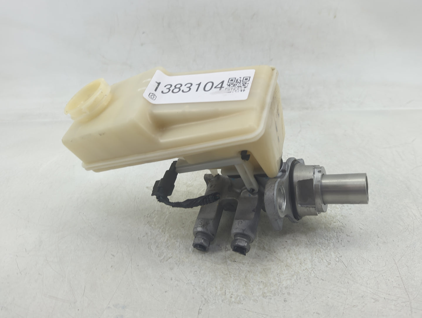 2017-2019 Gmc Acadia Brake Master Cylinder - Oemusedautoparts1.com