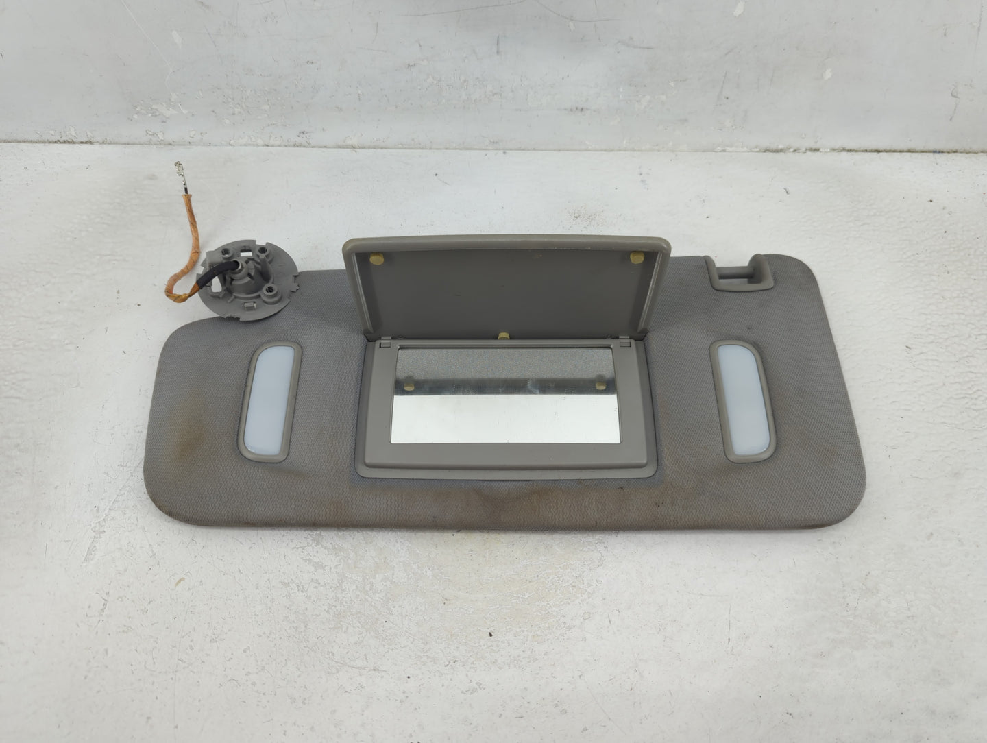 2017-2019 Gmc Acadia Sun Visor Shade Replacement Driver Left Mirror Fits Fits 2017 2018 2019 OEM Used Auto Parts - Oemusedau